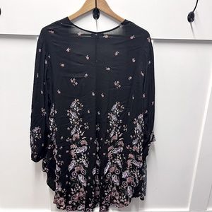 Torrid black‎ floral cardigan size 1/2